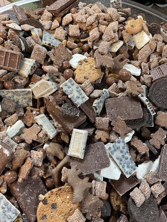 Cookies and Cream Delight Signature Munchie Mix